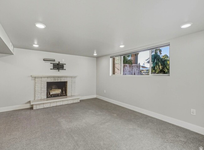 Foto del edificio - 2036 Highland View Cir