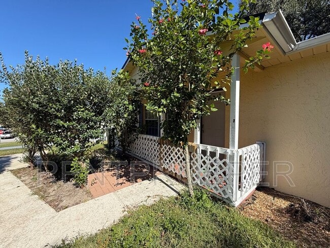 Building Photo - 2009 Lady Ave