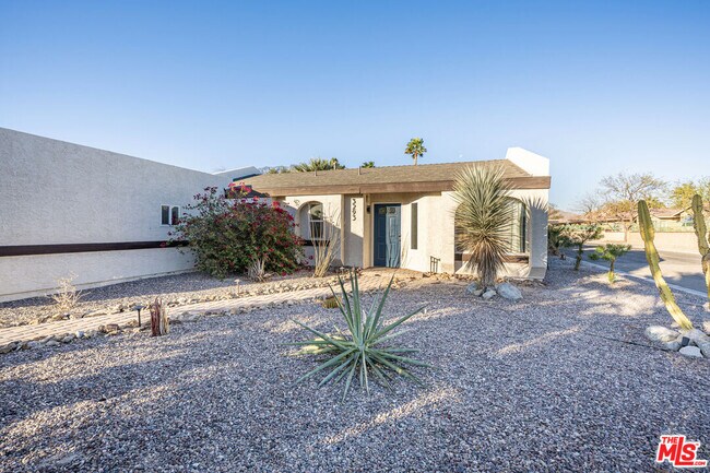 Building Photo - 3293 N Mica Dr