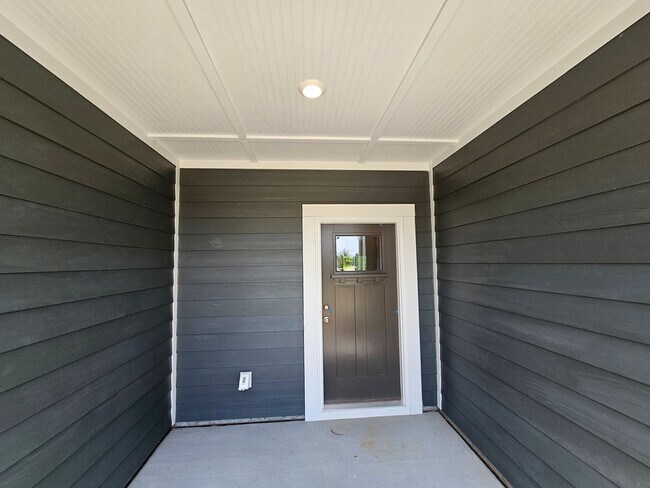 Foto del edificio - Beautiful Townhome in North Charlotte