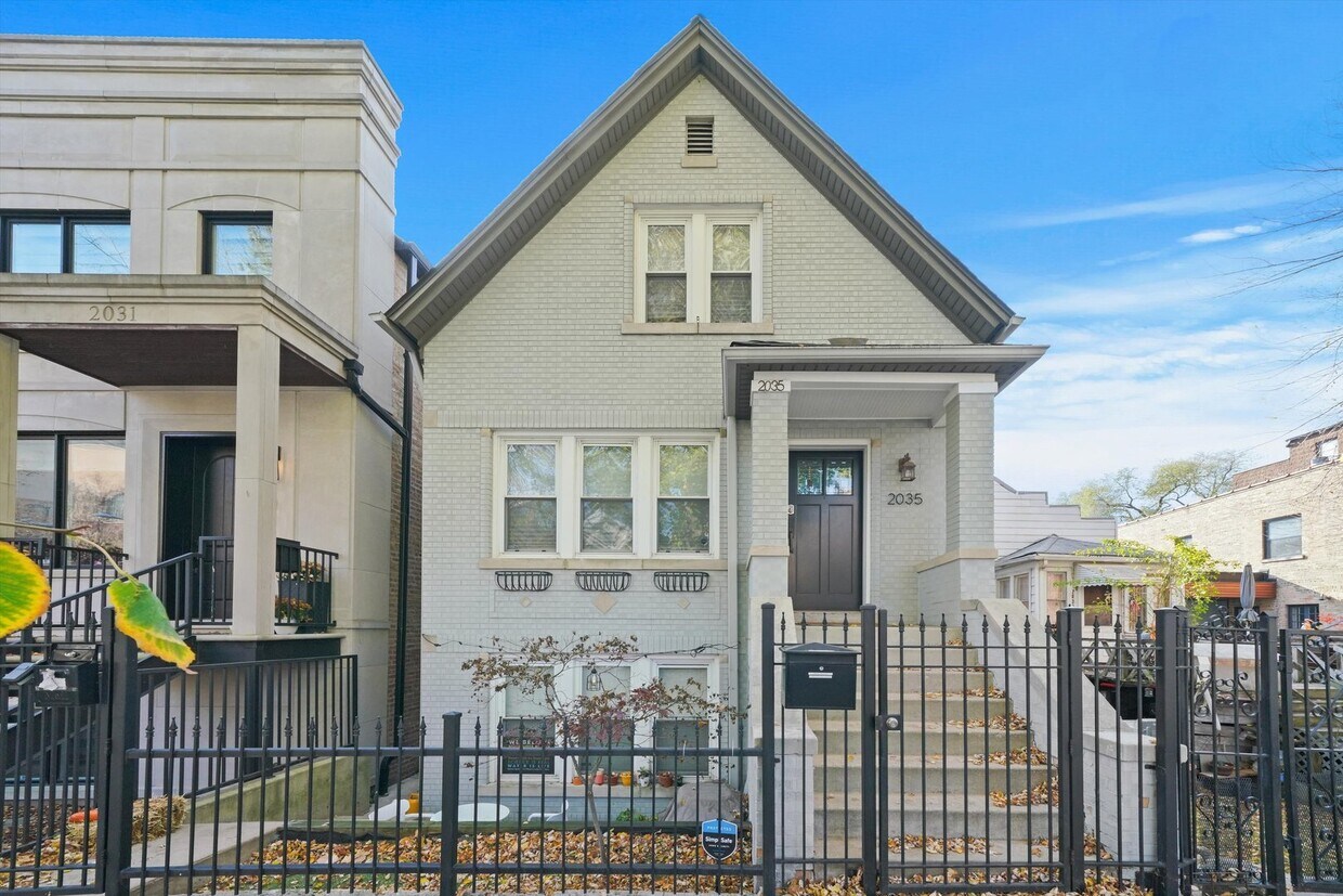 Foto principal - 2035 W Dickens Ave