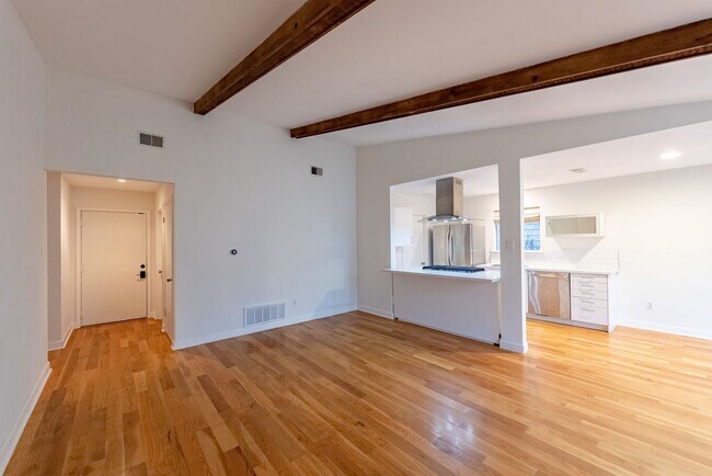 Building Photo - Enchanting Austin Oasis: Unveil the Modern...