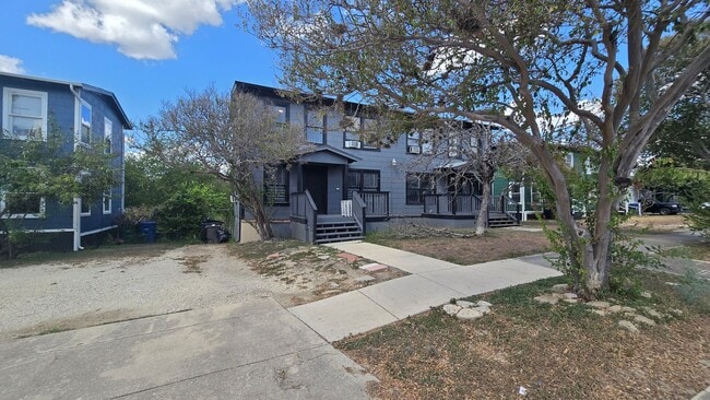 Building Photo - 407/409 Natalen Avenue
