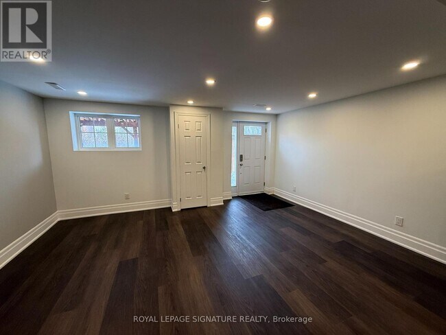Photo du bâtiment - 1171 McEachern Ct
