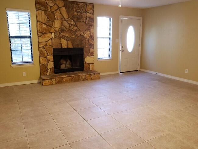 Building Photo - 162 Monahan Dr