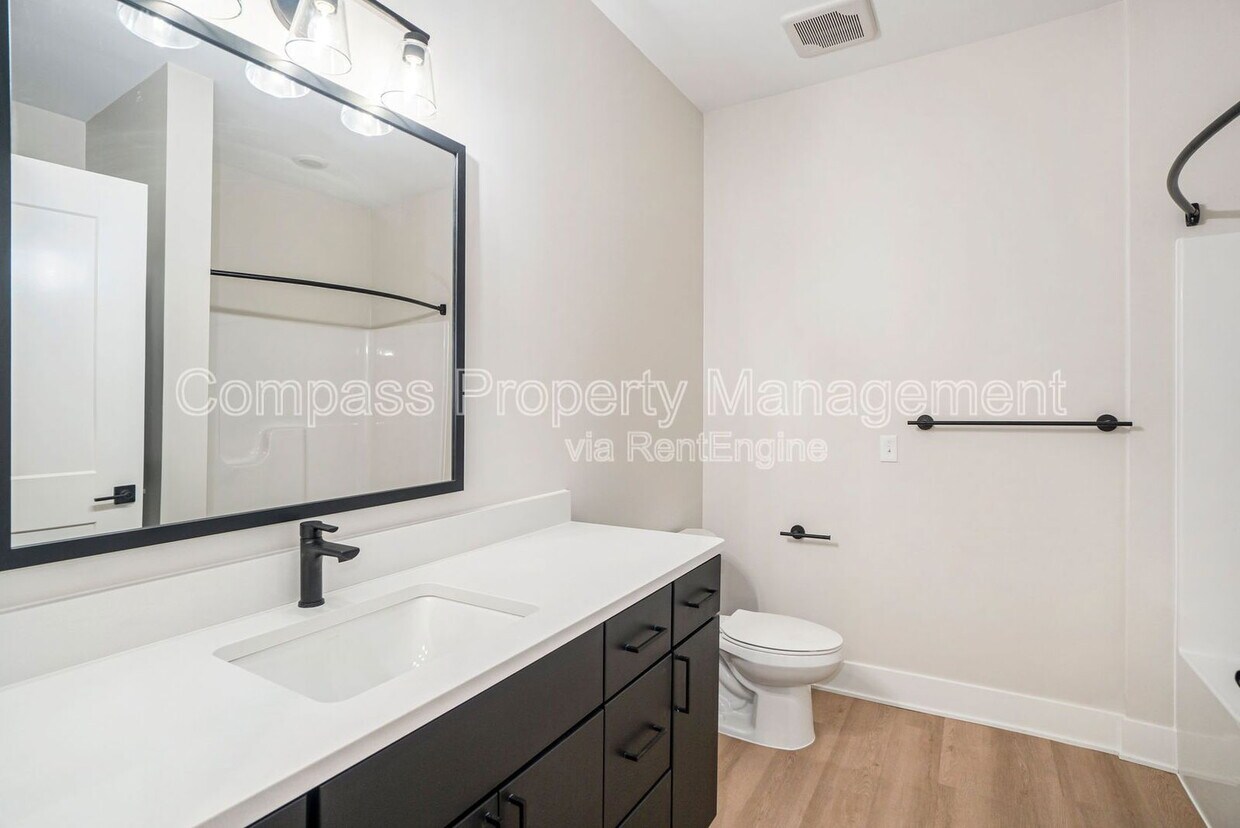 Foto principal - 3233 Prospect St