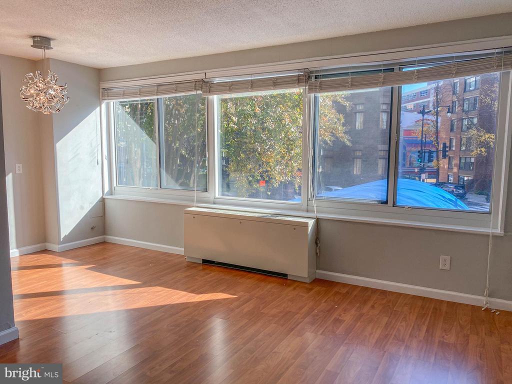 Foto principal - 1330 New Hampshire Ave NW