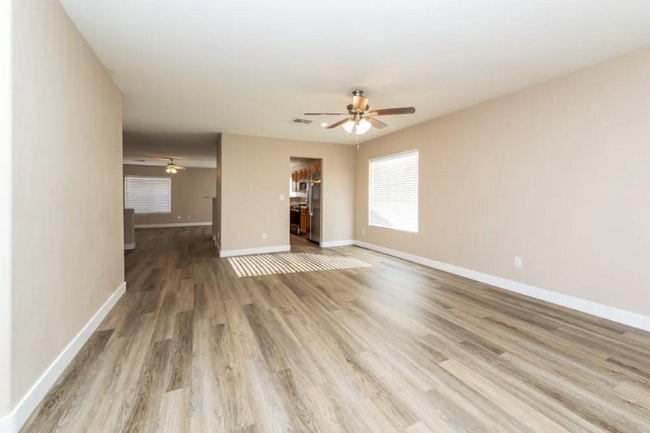 Building Photo - 3138 Fern Crest Ave