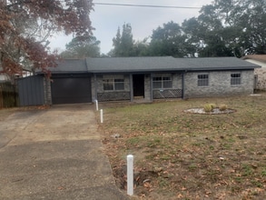 Building Photo - 21 11th St