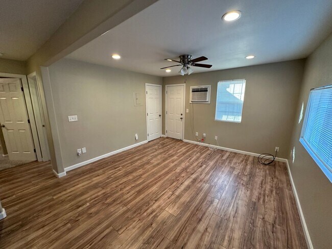 Foto del edificio - Charming & Spacious 2-Bedroom Home in Sacr...