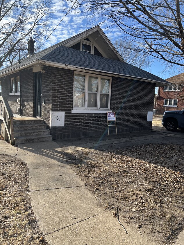 Building Photo - 1023 Furman St