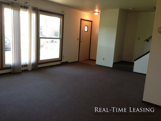 Building Photo - 2245 Glenridge Ave