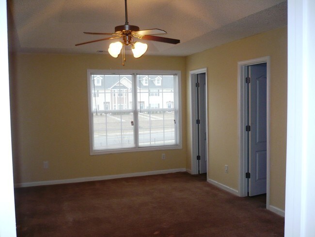 Foto del edificio - 8650 Thomas Rd