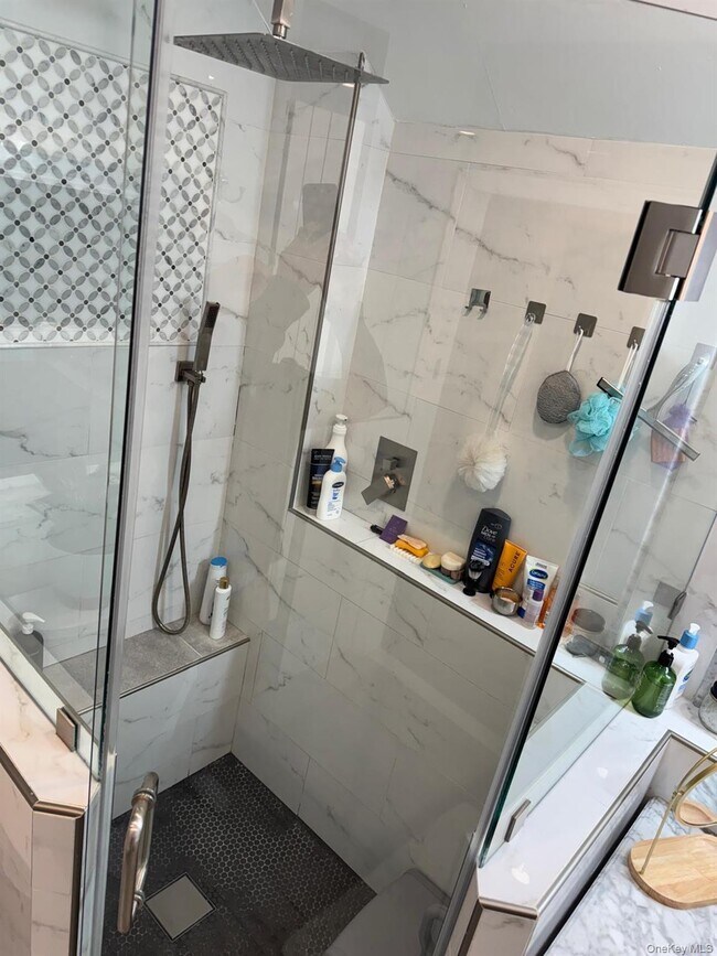 Foto del edificio - 48 Jefferson Rd