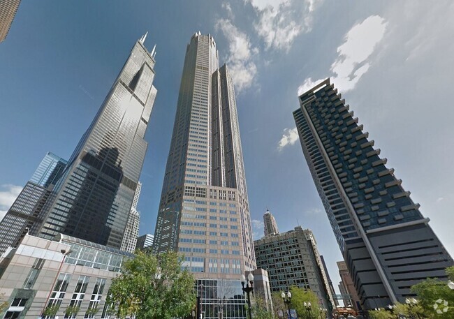 Building Photo - 235 W Van Buren St