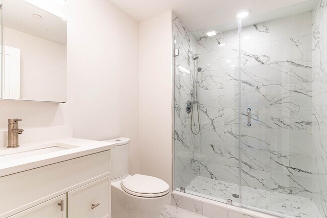 Foto del edificio - Renovated 2 Bedroom Coming Available