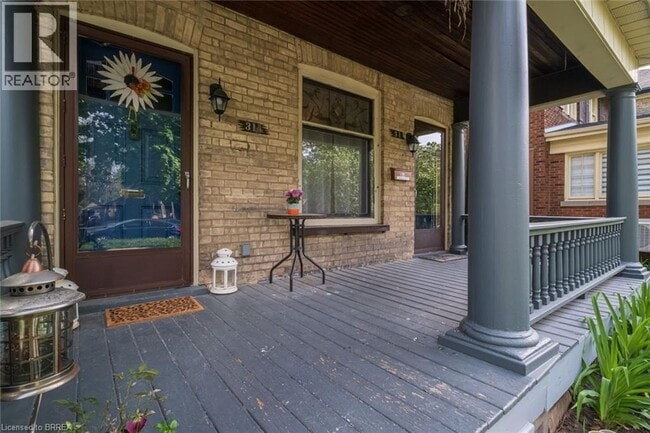 Building Photo - 31 Palmerston Ave