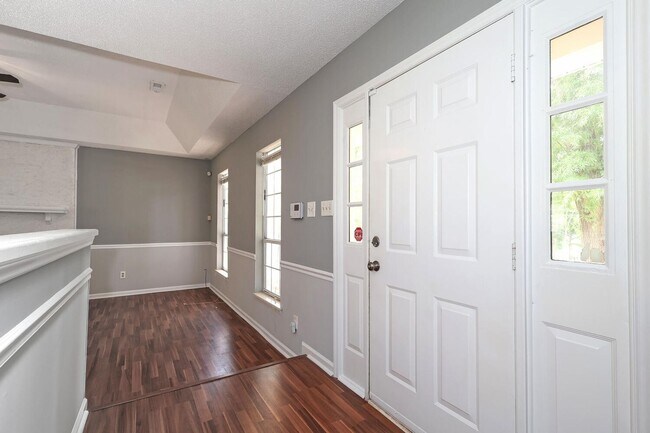 Building Photo - 2600 Olde Whitehall Rd