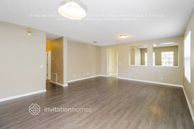 Foto del edificio - 3427 Mt Carmel Ln