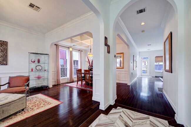 Foto del edificio - 4402 Holt St