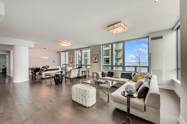 Foto del edificio - 600 N Lake Shore Dr
