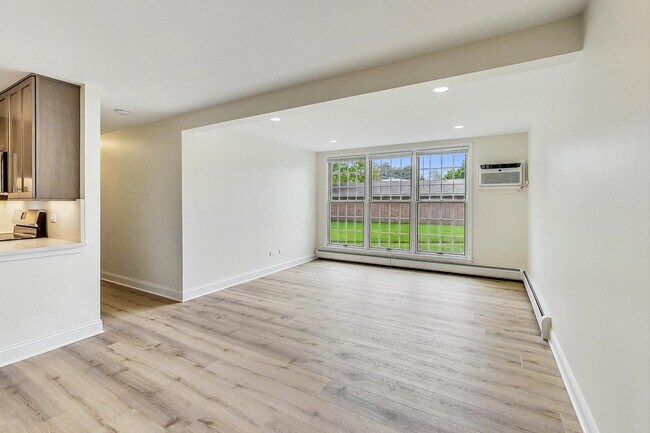 Building Photo - 1777 Dewes Street C