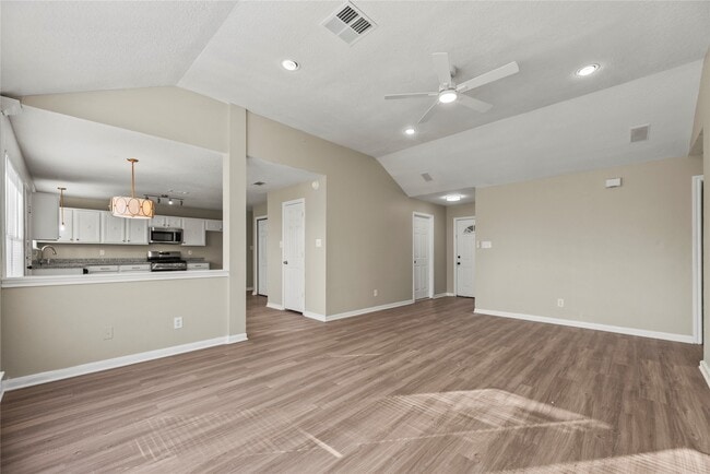 Building Photo - 7134 Prairie Village Dr