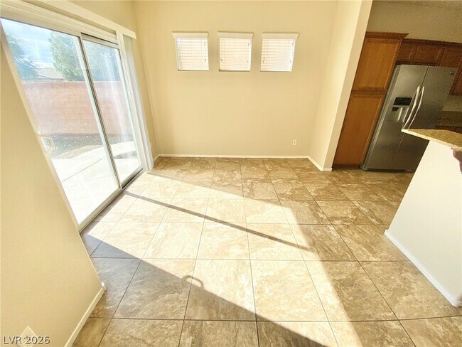 Foto del edificio - 1015 Maple Pines Ave