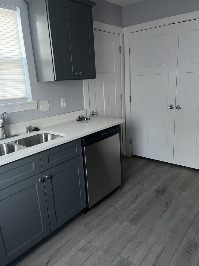 Foto del edificio - 325 E Daugherty St