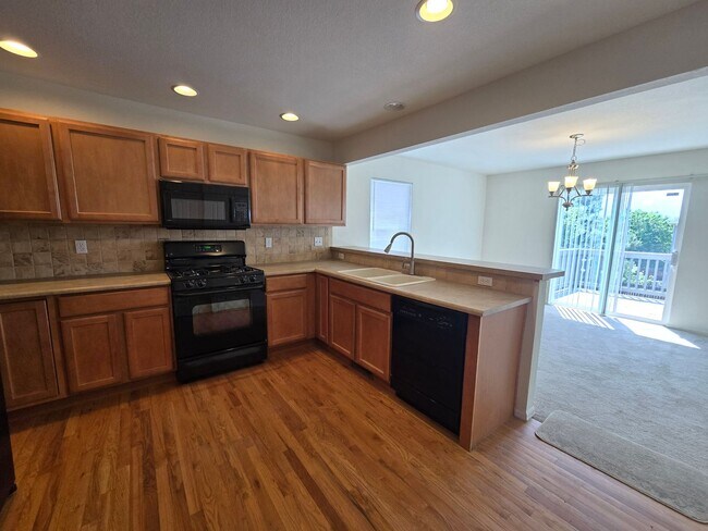 Building Photo - 3 Bedroom home