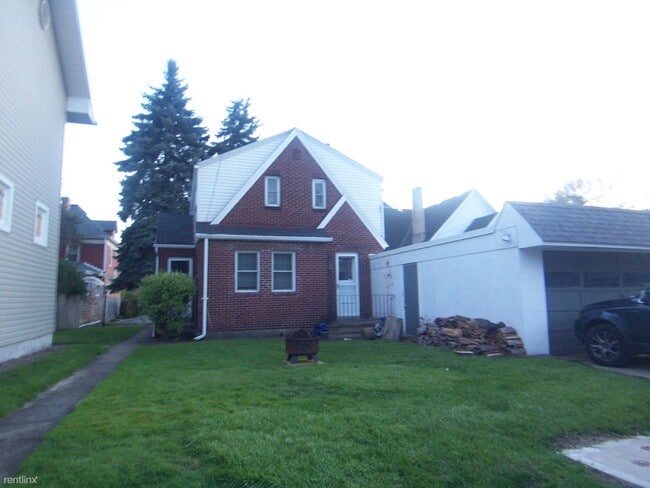 Building Photo - 3 br, 1 bath House - 311 Beaver St