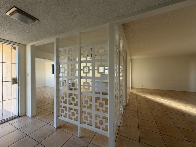 Foto del edificio - Spacious 3 Bedroom 2 Bathroom House For Rent