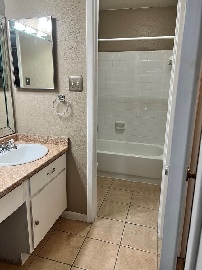 Foto del edificio - 18800 Egret Bay Blvd