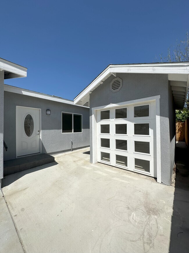 Foto del edificio - 515 Archwood Pl