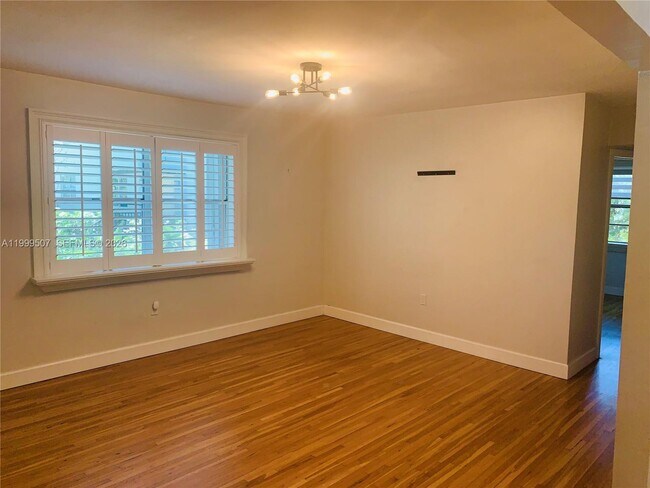 Foto del edificio - 5605 SW 80th St