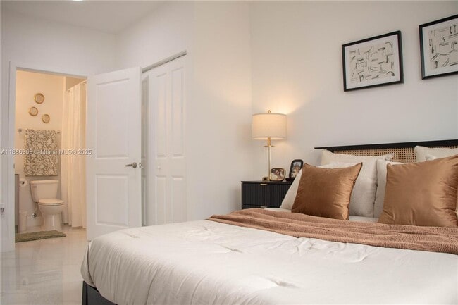 Foto del edificio - 1451 W 29th St