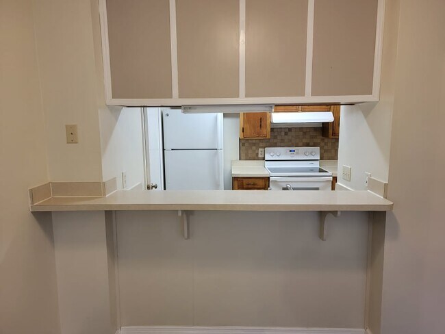 Foto del edificio - 6242 Ridgegate Cir