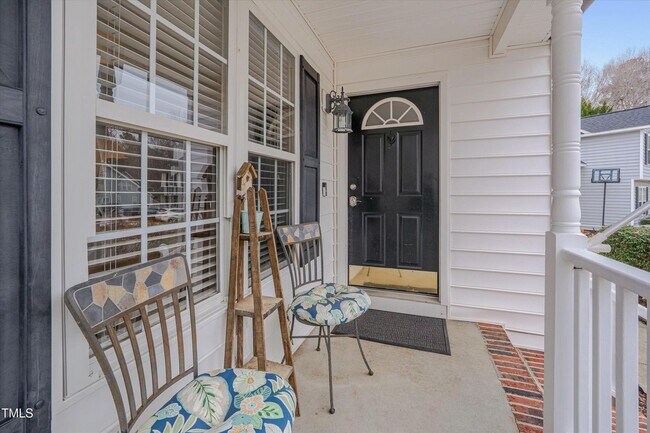 Foto del edificio - Great 3 Bedroom Home on Cul-de-Sac Lot with Garage & Screened Porch