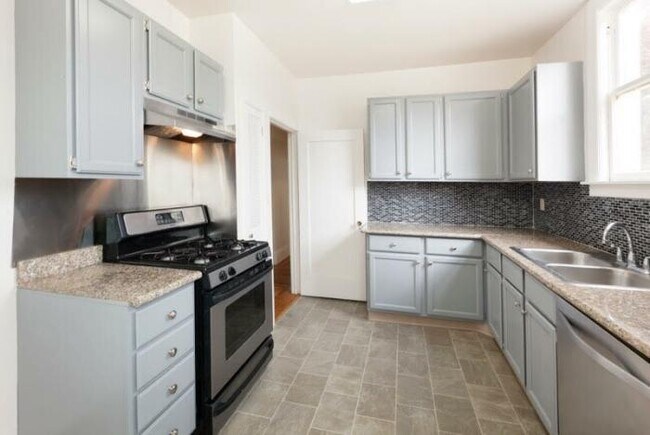 Foto del edificio - 4 bedroom in San Francisco CA 94115