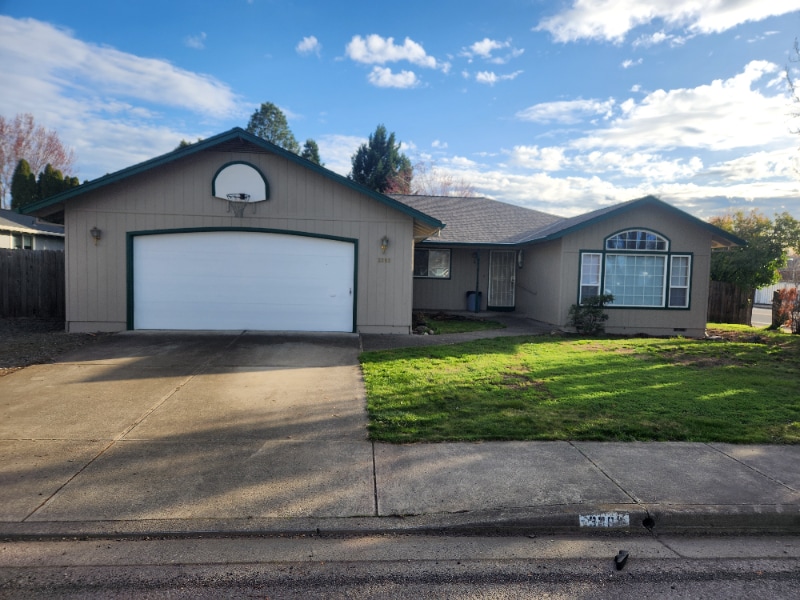 Building Photo - 3302 Ford Dr