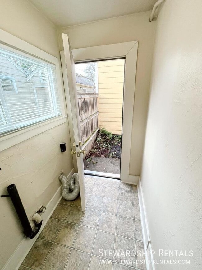 Photo - 2024 Emerald St Apartment