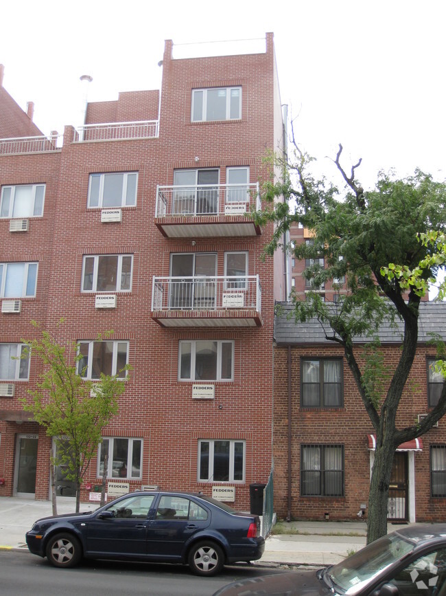 Building Photo - 132-20 Pople Ave