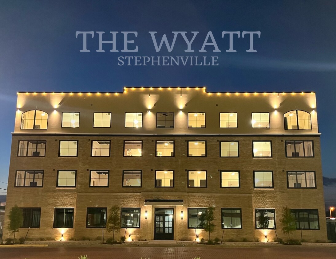 Welcome to The Wyatt in Downtown Stephenville. One mile from Tarleton State University! - 221 E College St