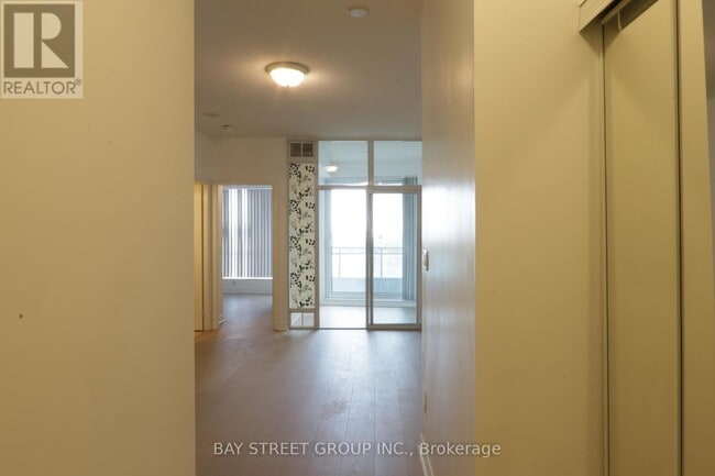 Building Photo - 18 Holmes Ave