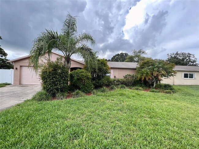 Foto del edificio - 7840 Orchid Lake Rd