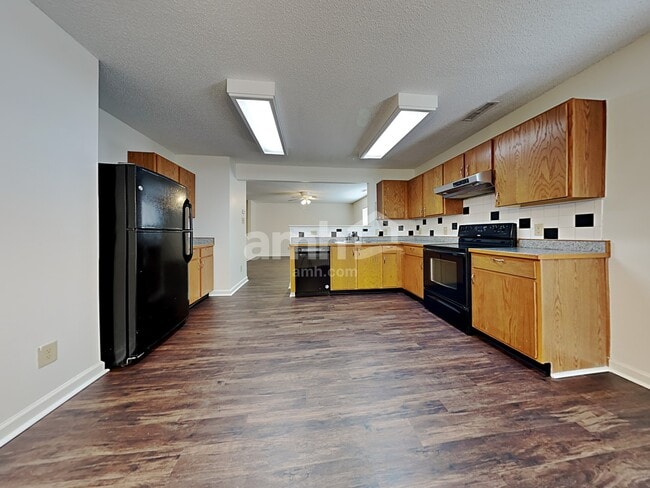 Building Photo - 2192 Olympia Dr