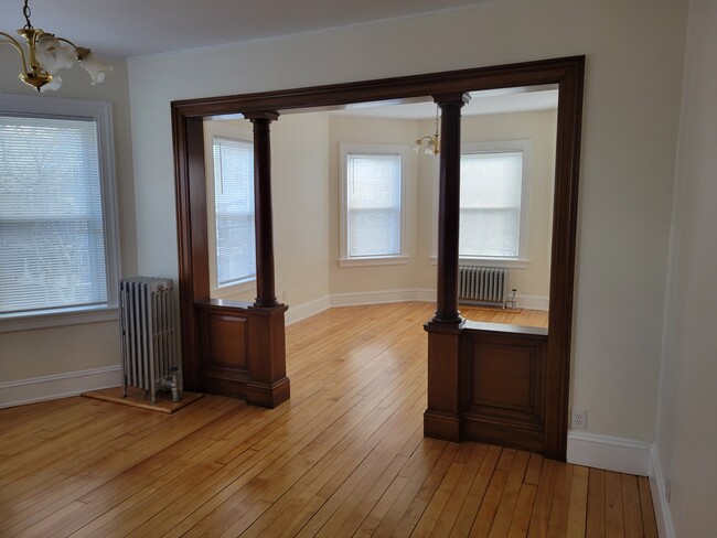 Looking into living room - 46 E Manning St