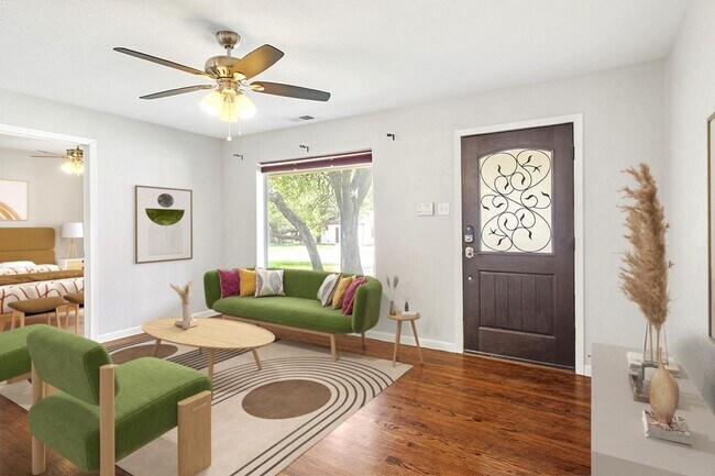 Foto del edificio - Remarkable Lakewood home steps from Ridgewood Park