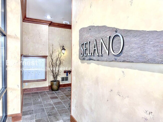 Foto del edificio - 133 Queen Anne Ave N