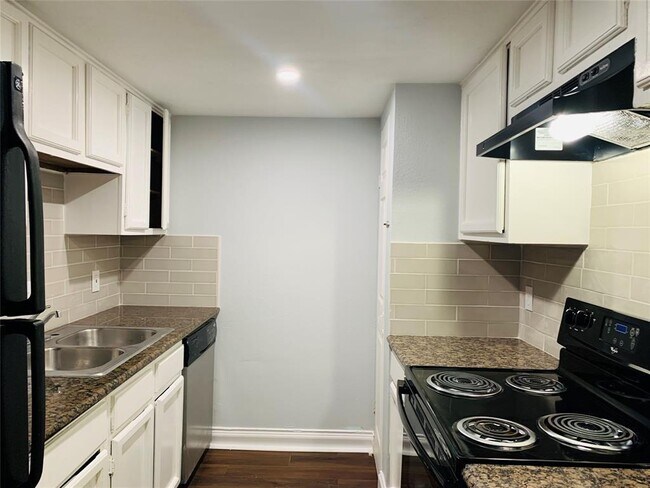 Foto del edificio - 9534 Pagewood Ln